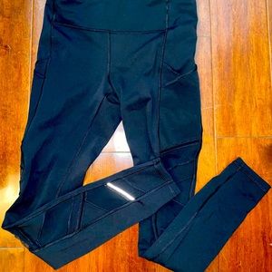 EUC lululemon speed up tight mesh size 6